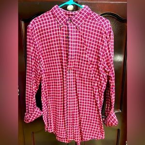 Men’s flannel shirt button down